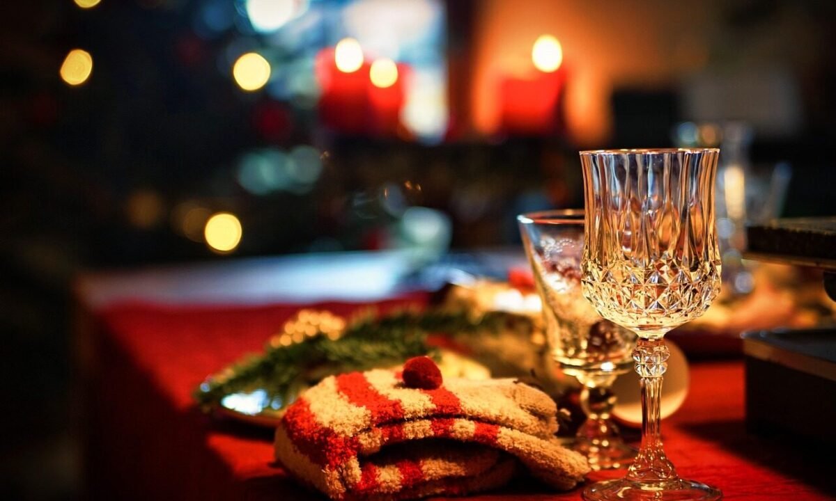 Die ersten Weihnachten zu zweit: 6 Fragen, die Sie vorher klären sollten